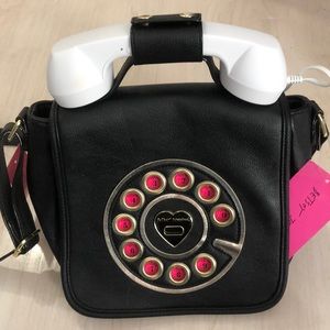 betsey johnson phone purse
